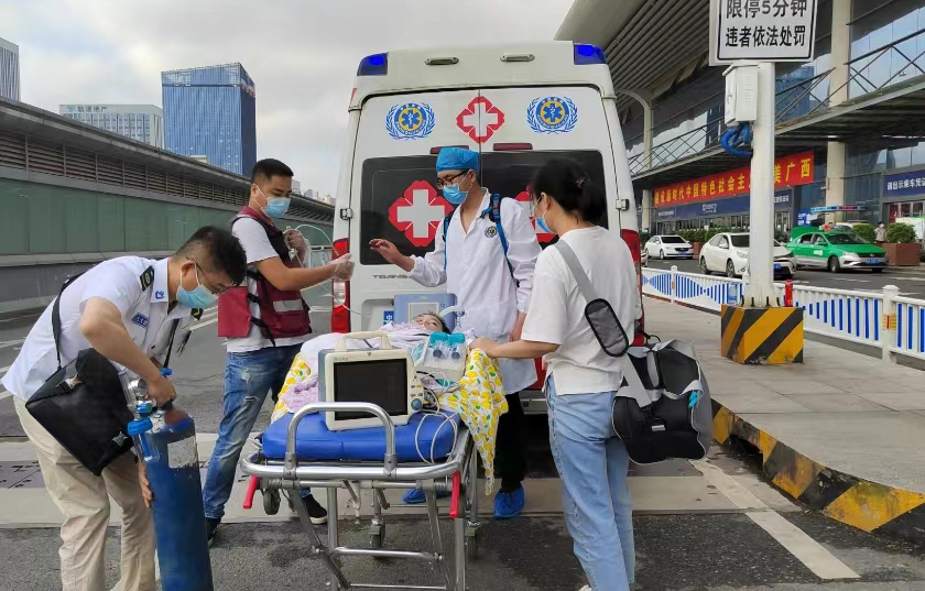 迪庆救护车出租公司