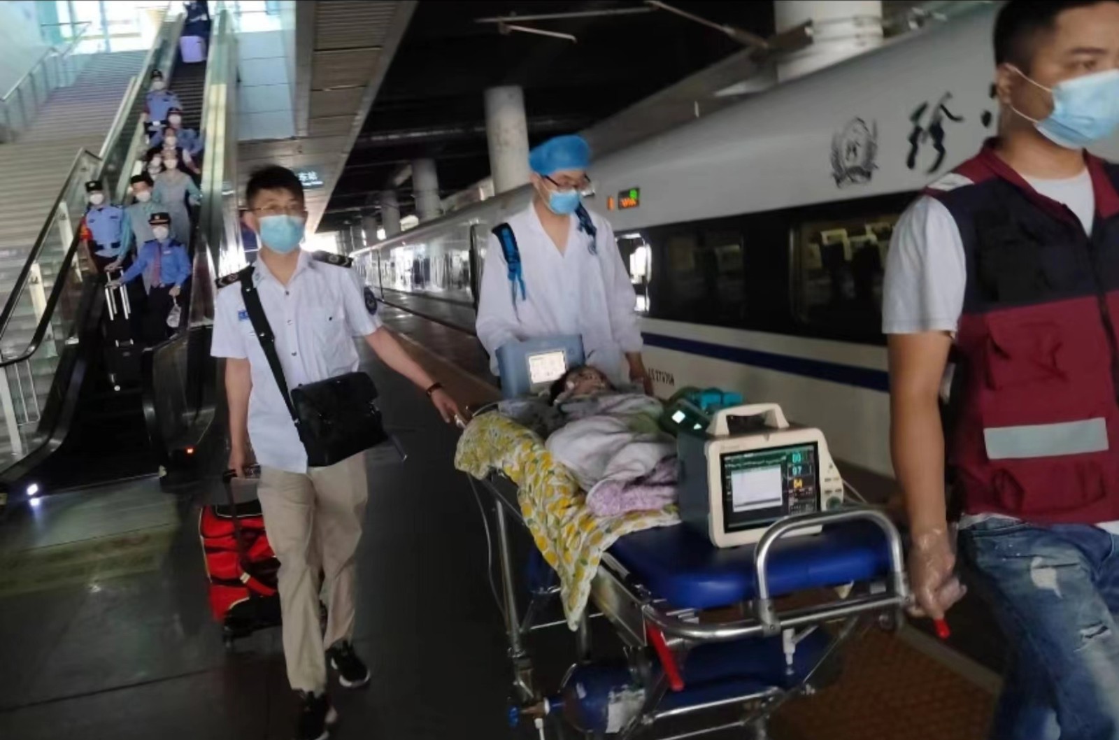 迪庆高铁转运公司